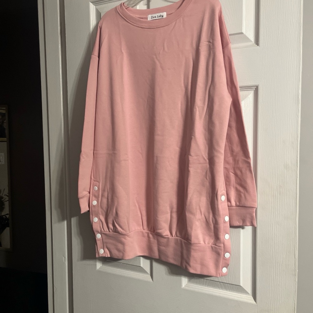 Sweatshirt  Pink Woman’s large Crew Neck Slits Buttons Down